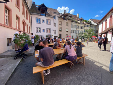 Geselligkeit bei schönstem Wetter